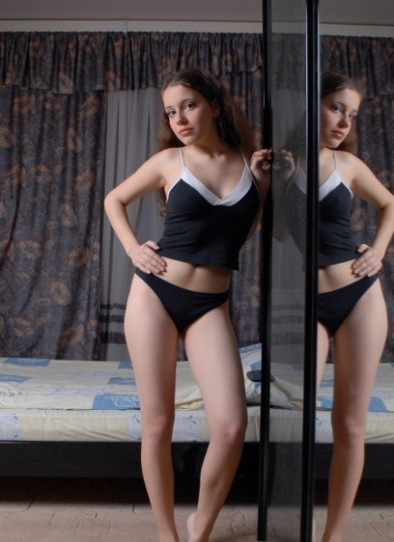 Чувственная и страстная девушка приглашает в гости и подарит незабываемые мгновения удовольствия. Мои объятия расслабят тебя после тяжелого дня. Жду звонка! 20276, 21 год