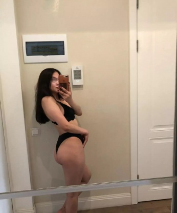 Горячая штучка ищет щедрого мужчину для ярких и запоминающихся встреч. Умею быть страстной и нежной одновременно. Готова подарить тебе незабываемые моменты. Жду звонка! 3682, 19 лет