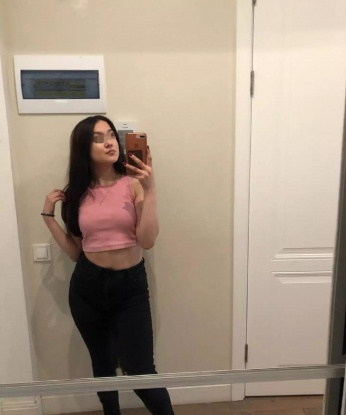 Горячая штучка ищет щедрого мужчину для ярких и запоминающихся встреч. Умею быть страстной и нежной одновременно. Готова подарить тебе незабываемые моменты. Жду звонка! 3682, 19 лет